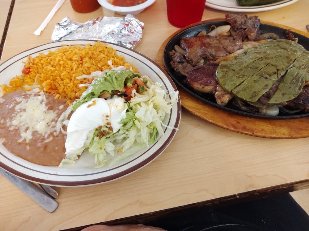 El Maguey Mexican Restaurant 2